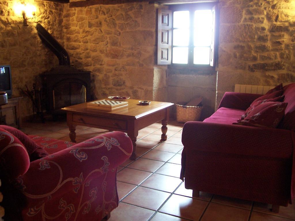 Casa rural La Toba I y II Bezana Habitación foto