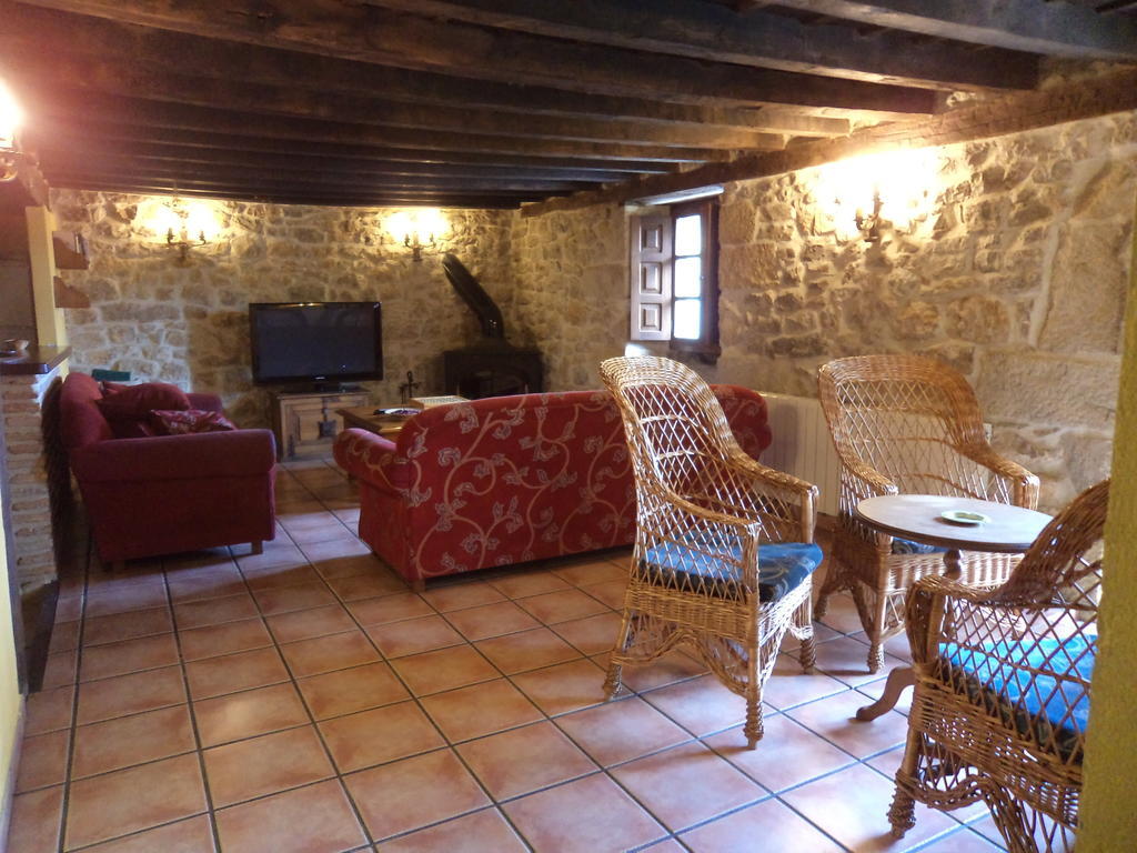 Casa rural La Toba I y II Bezana Habitación foto