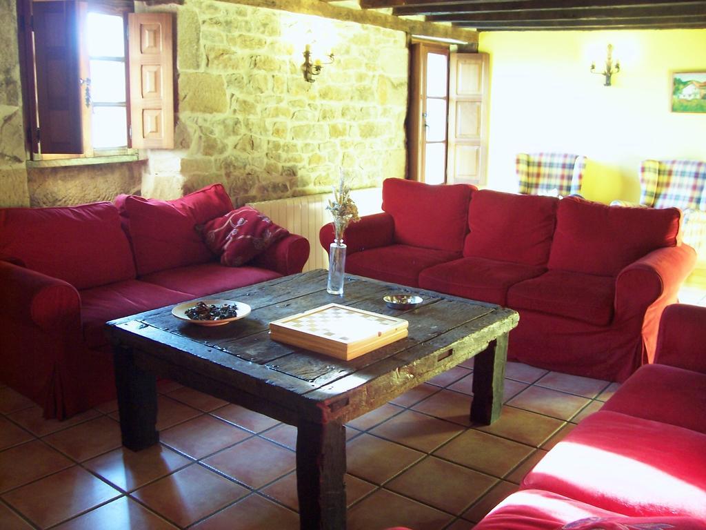 Casa rural La Toba I y II Bezana Habitación foto