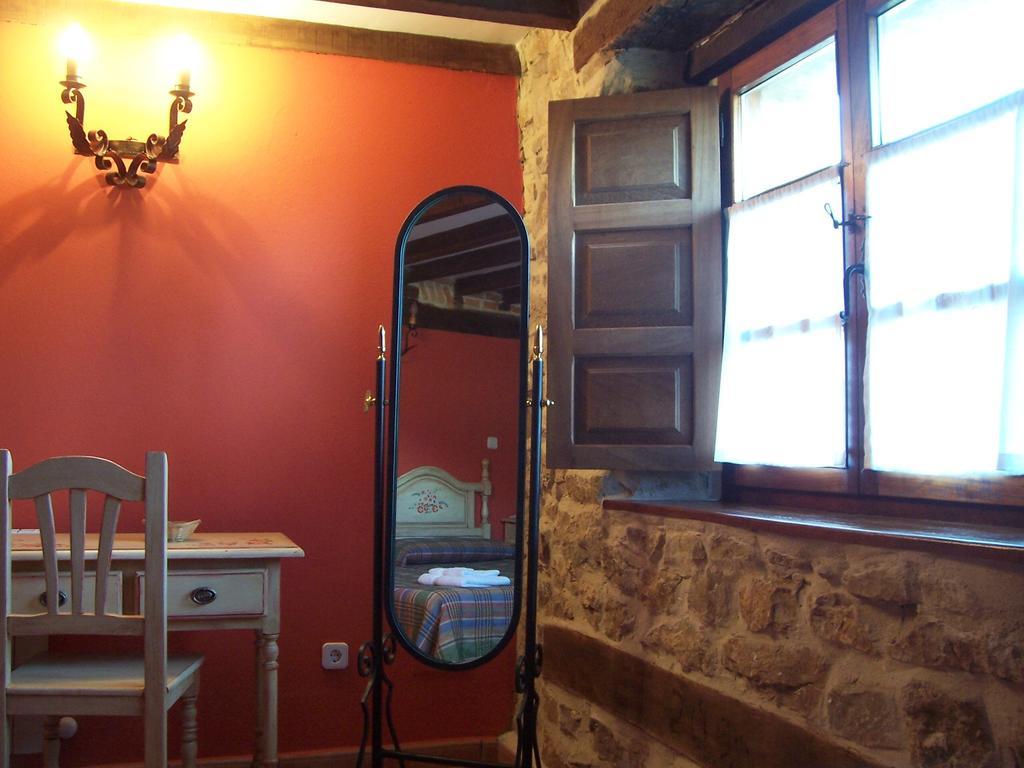 Casa rural La Toba I y II Bezana Habitación foto