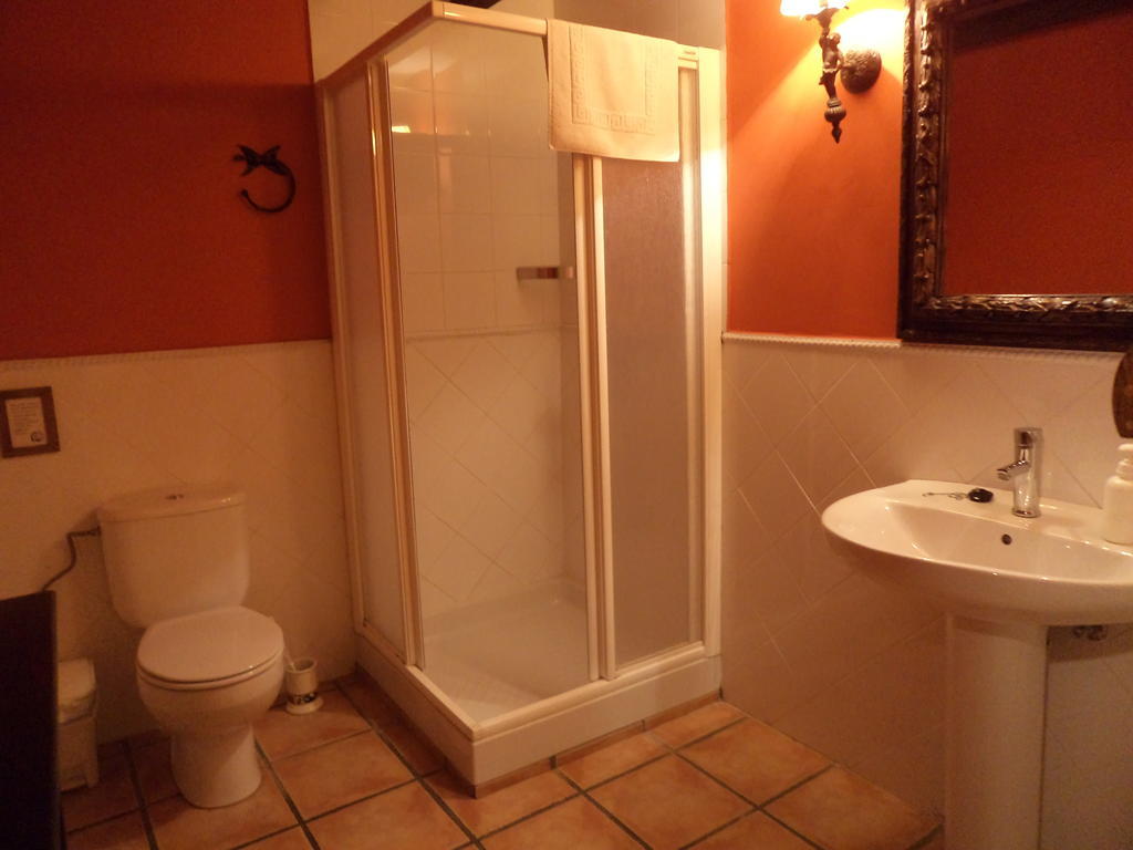 Casa rural La Toba I y II Bezana Habitación foto