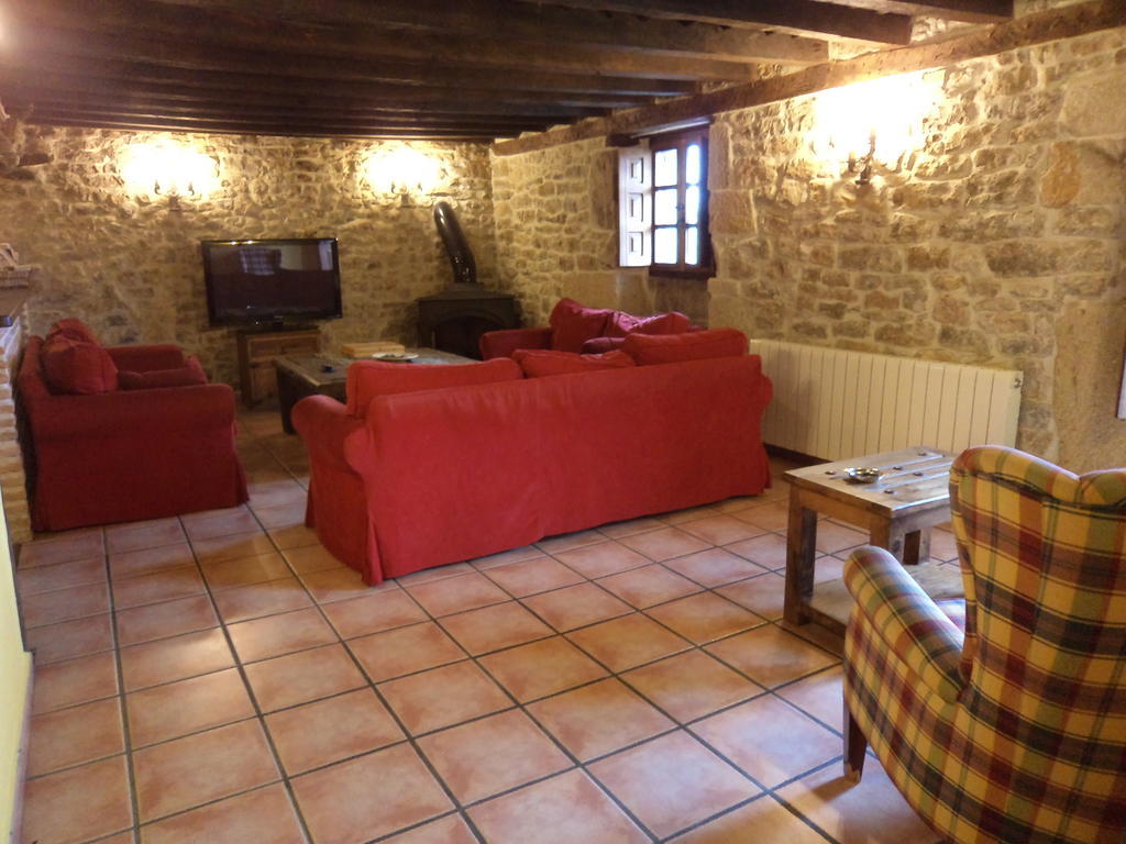 Casa rural La Toba I y II Bezana Habitación foto